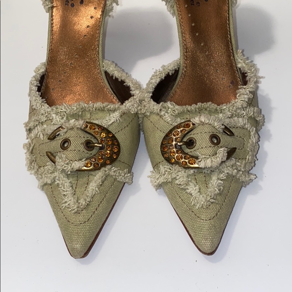 Richard Tyler Canvas Pumps Unique and Edgy - Picture 3 of 5
